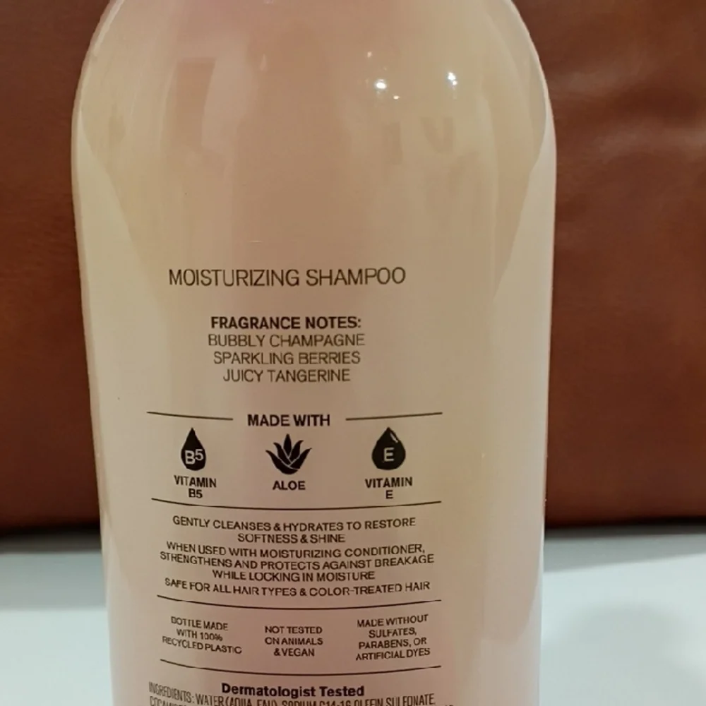 Bath & Body Works Champagne Toast Shampoo - Cream and Pink
